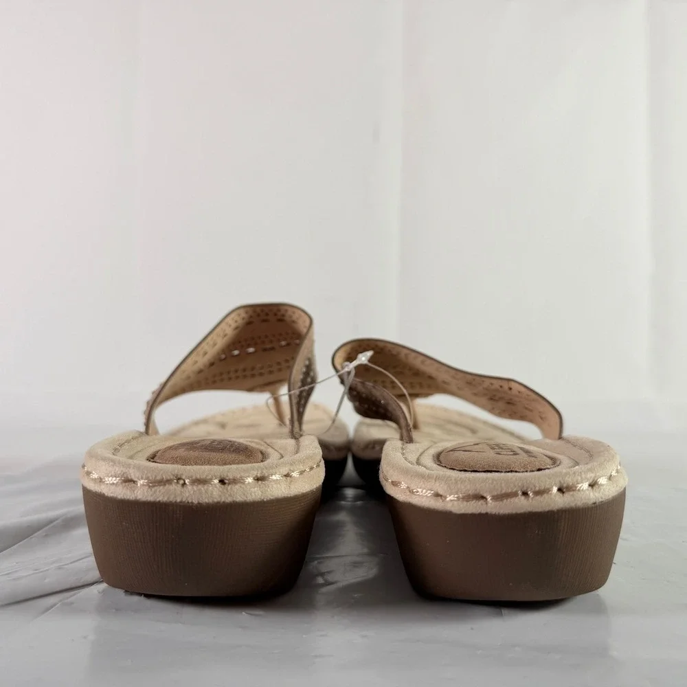Cliffs by White Mountain Comate Tan Flip Flop Wedge Sandals Women's Size 9.5M